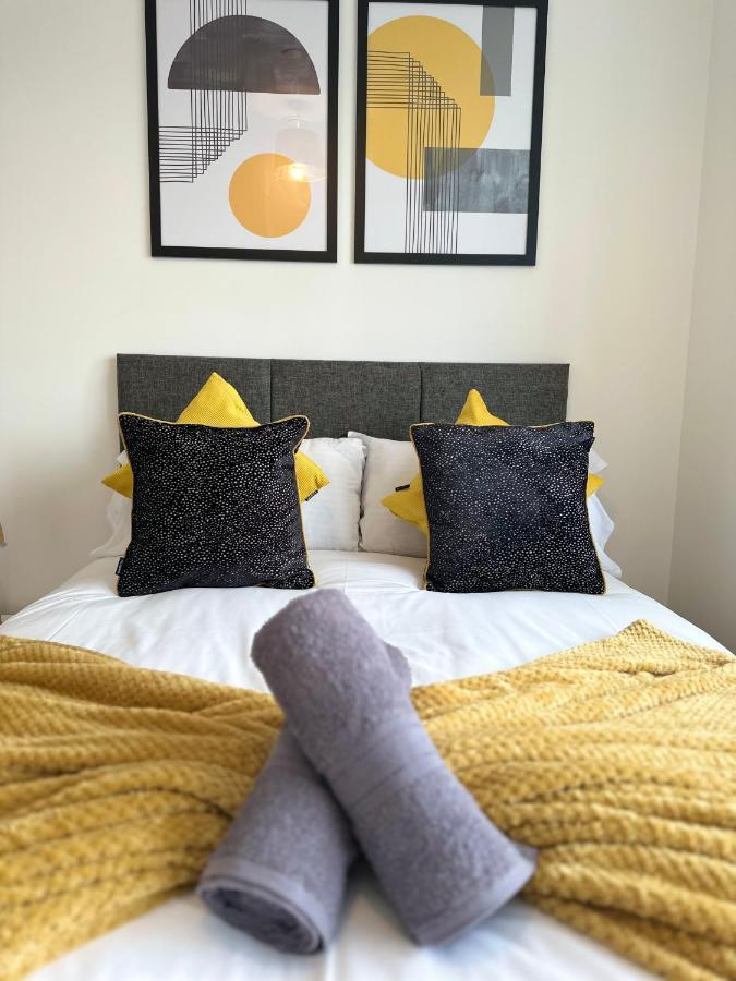 Sleek & Stylish Apartment By Dh Aparthotels Peterborough Exterior photo