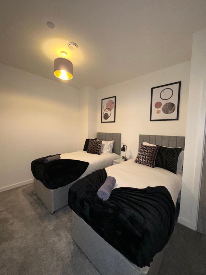 Sleek & Stylish Apartment By Dh Aparthotels Peterborough Exterior photo