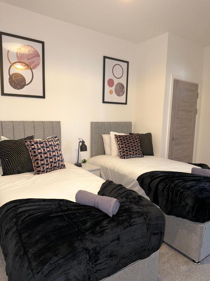 Sleek & Stylish Apartment By Dh Aparthotels Peterborough Exterior photo