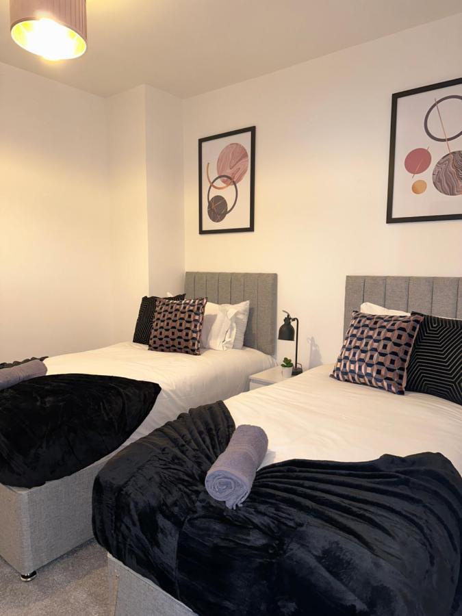 Sleek & Stylish Apartment By Dh Aparthotels Peterborough Exterior photo