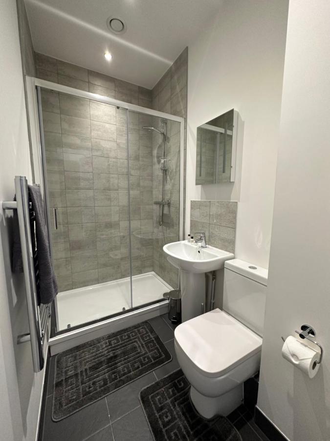 Sleek & Stylish Apartment By Dh Aparthotels Peterborough Exterior photo